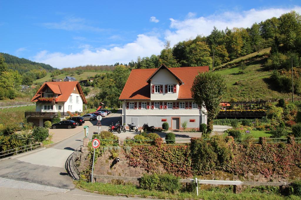 Hotel - Gasthof Blume Oppenau Exterior photo